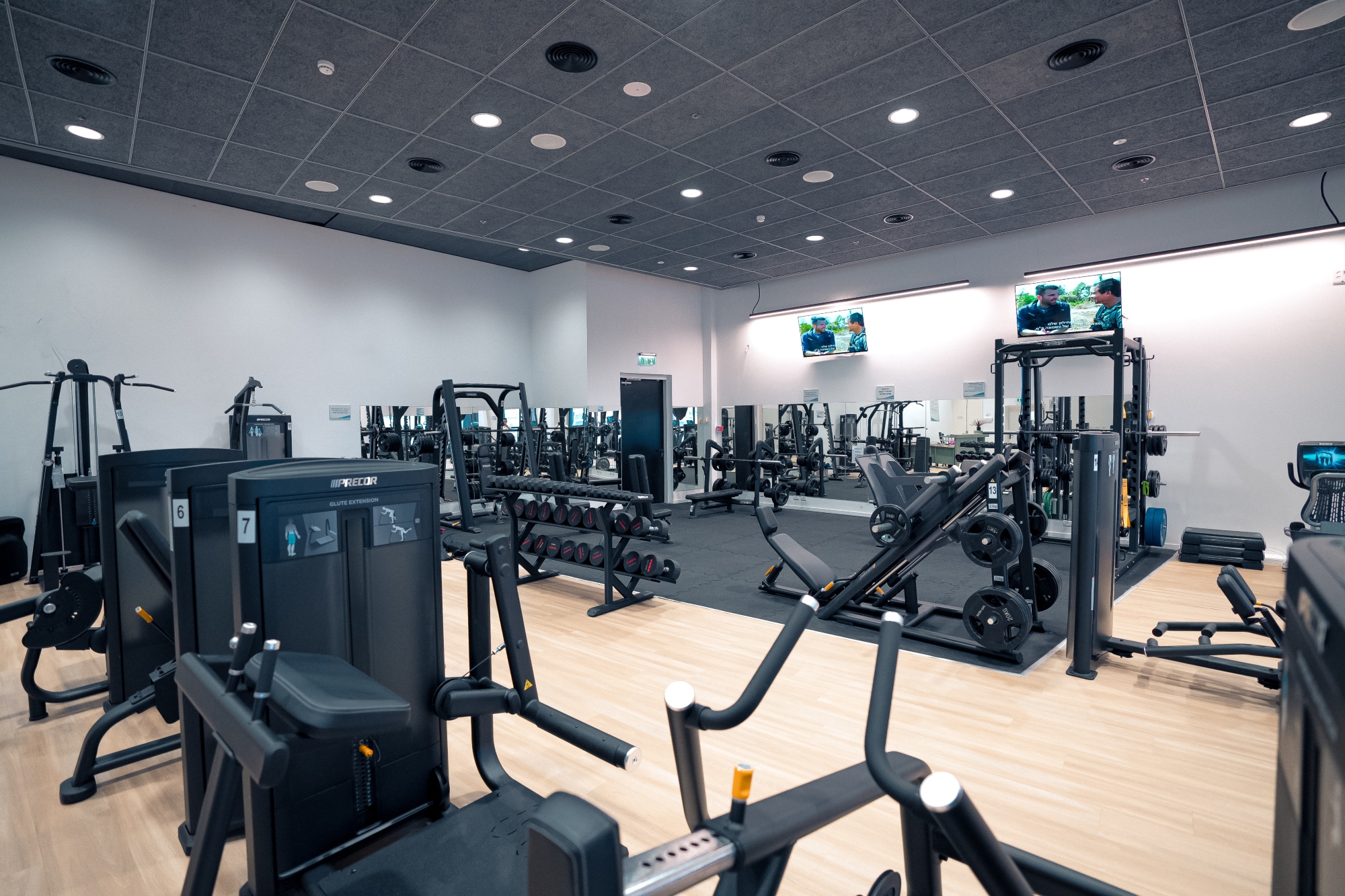 אימון בחדר הכושר ספורטיב