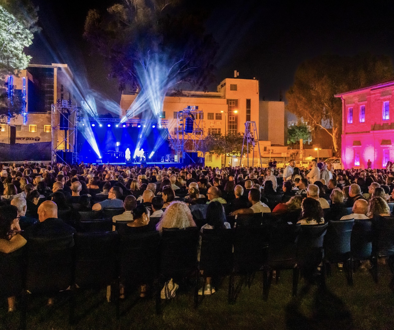 שני במוזיאון
